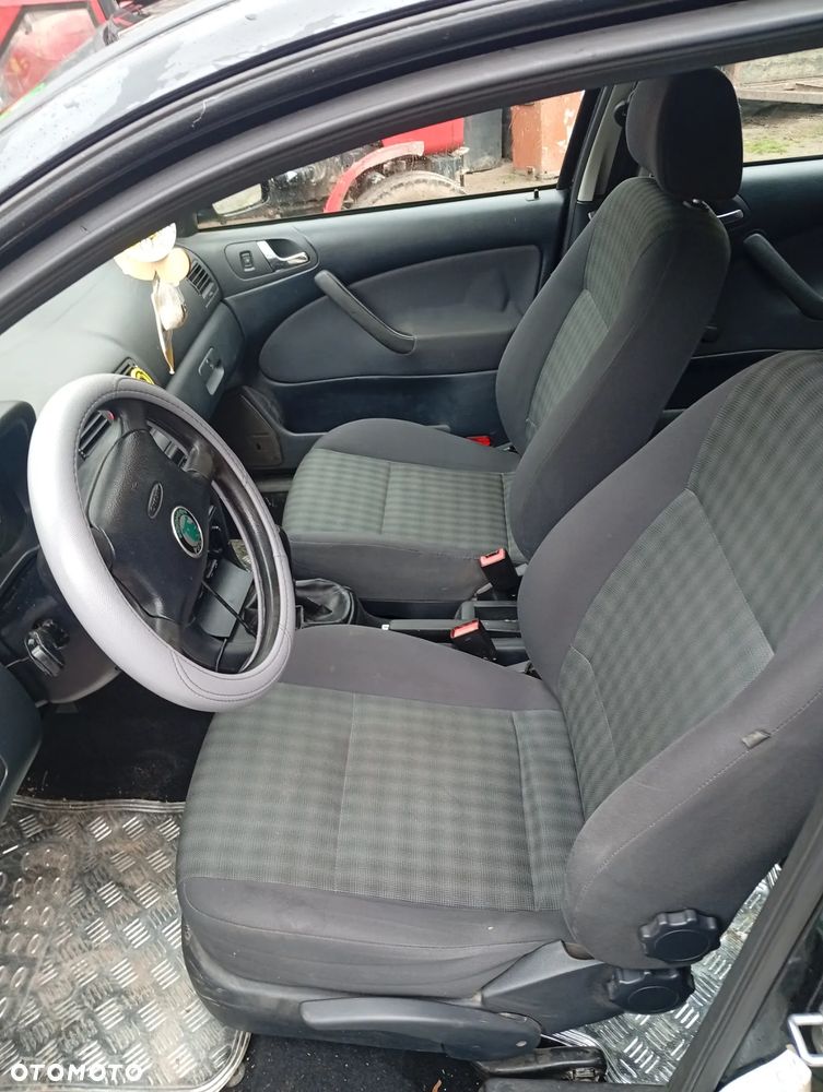 Skoda Octavia 1.6 Combi Tour - 3