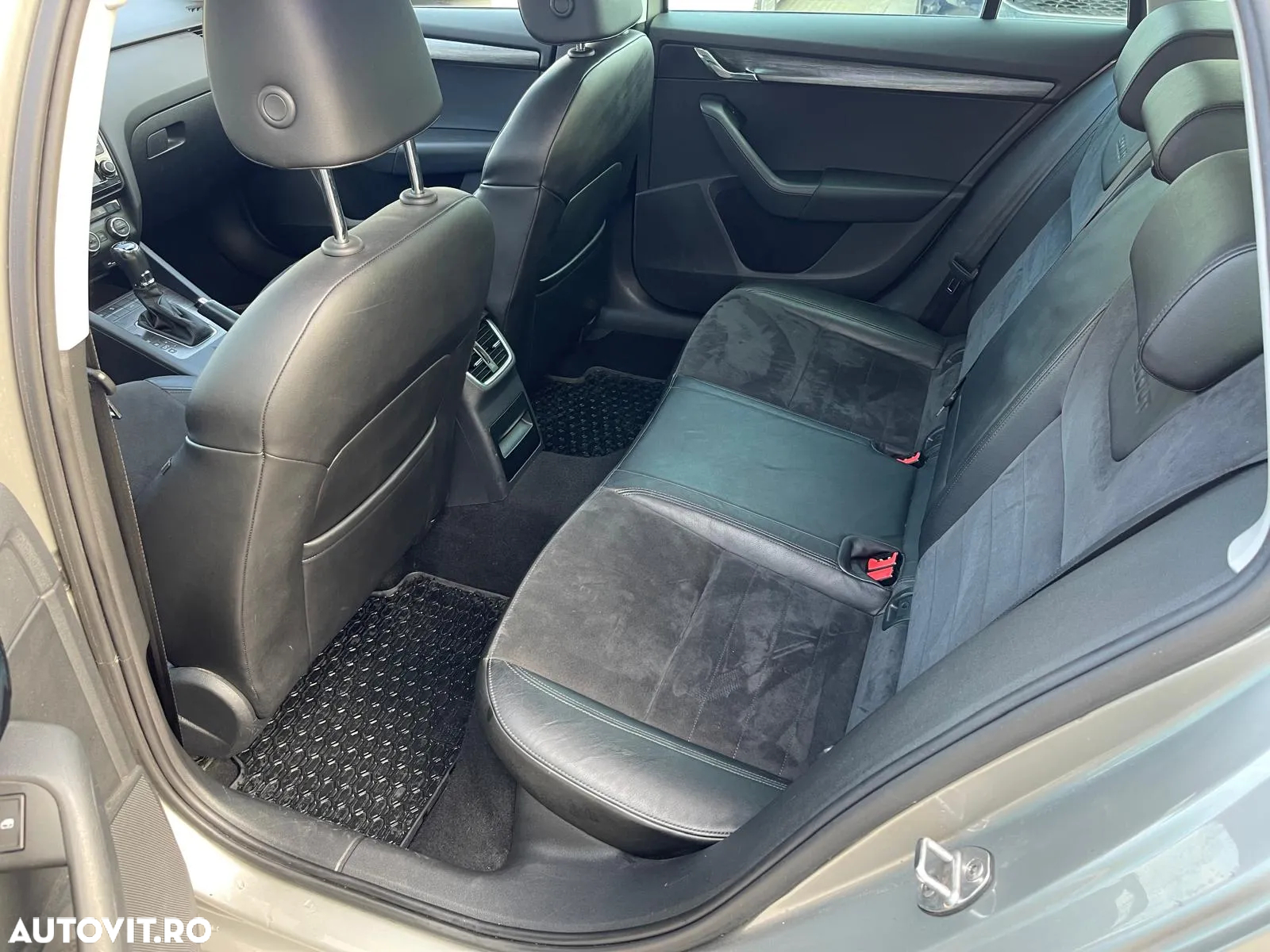 Skoda Octavia Combi Diesel 2.0 TDI 4X4 DSG Scout - 13
