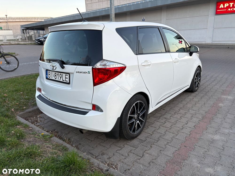 Toyota Verso S 1.33 Premium - 4