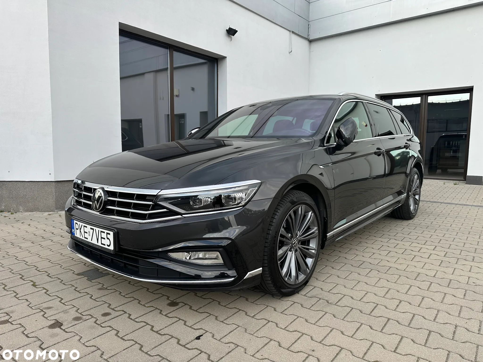 Volkswagen Passat 2.0 TDI SCR R-Line Plus DSG - 2