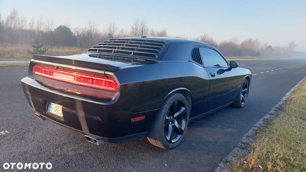 Dodge Challenger - 5