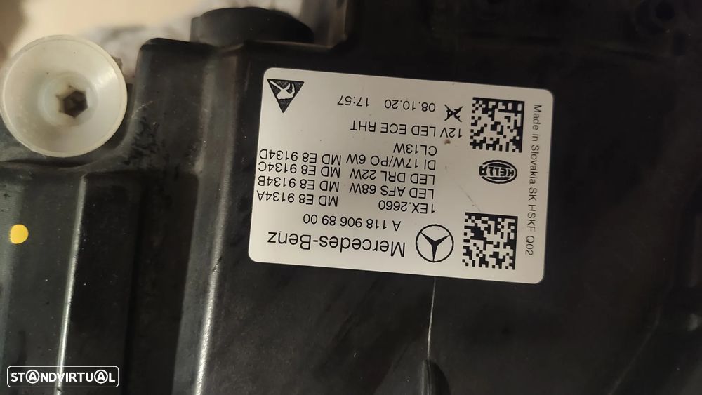 Farol esquerdo led Multibeam CLA W118 - A1189068900 - 3