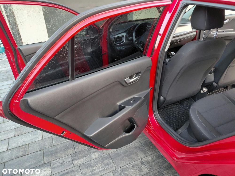 Kia Rio - 21