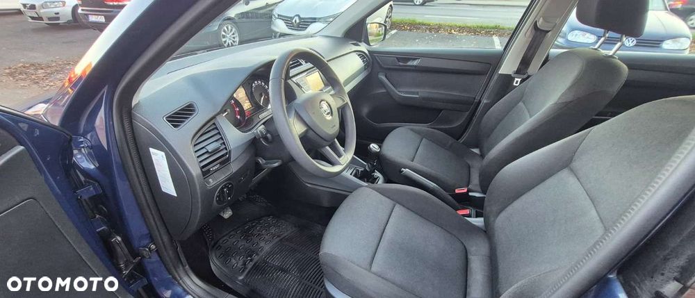 Skoda Fabia - 10