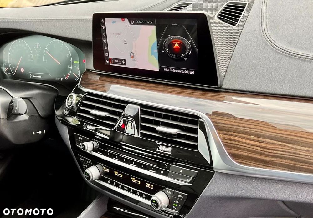 BMW Seria 5 520d M Sport Edition - 29