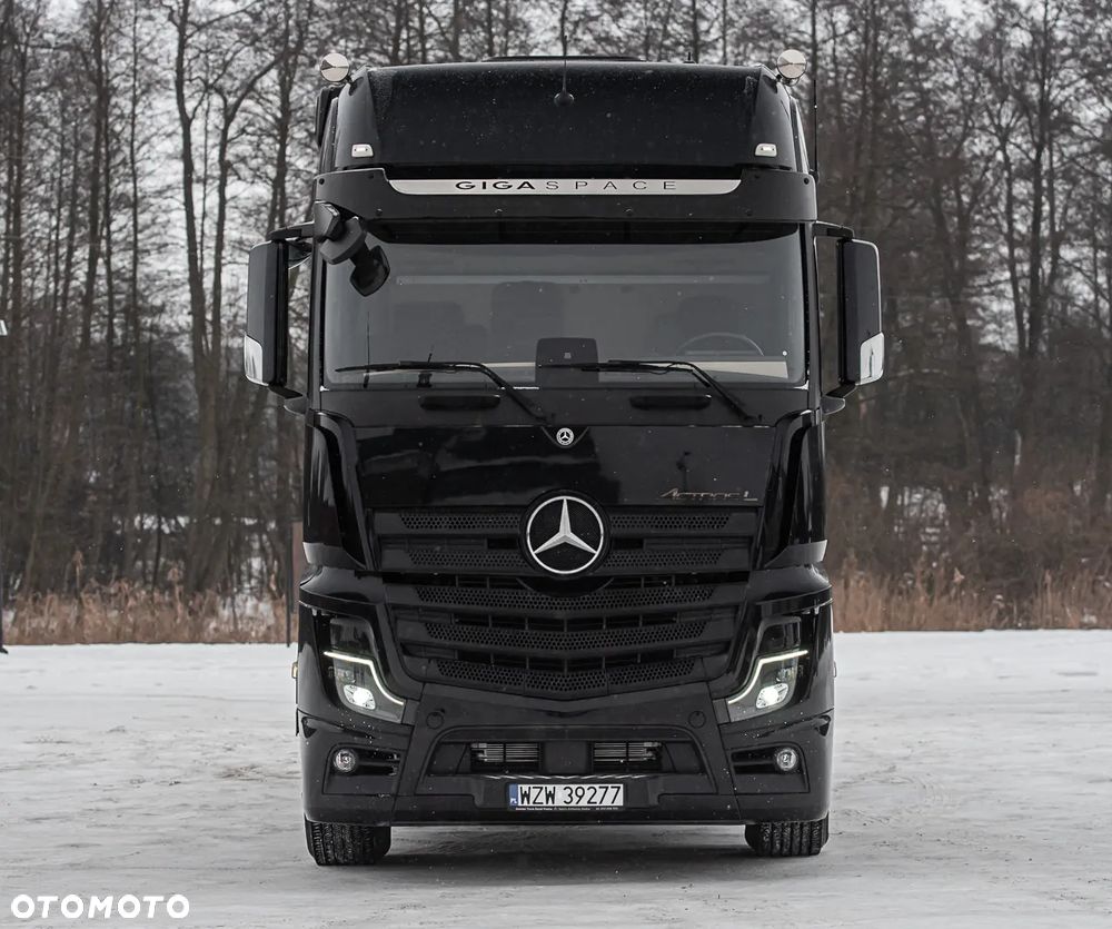 Mercedes-Benz ACTROS - 3