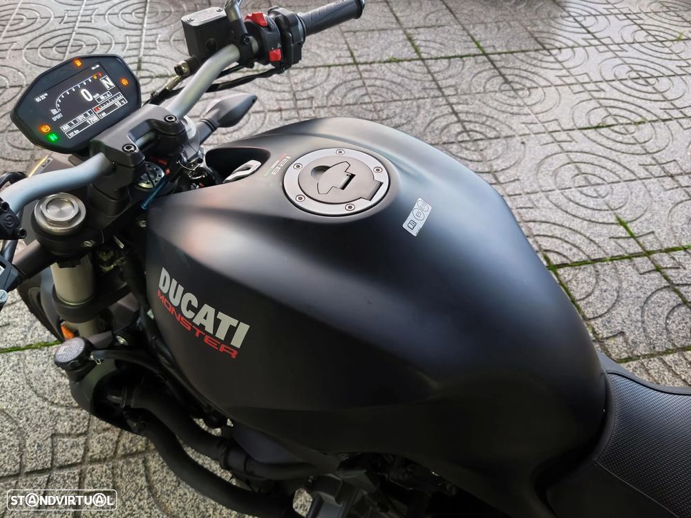 Ducati Monster 821 - 11