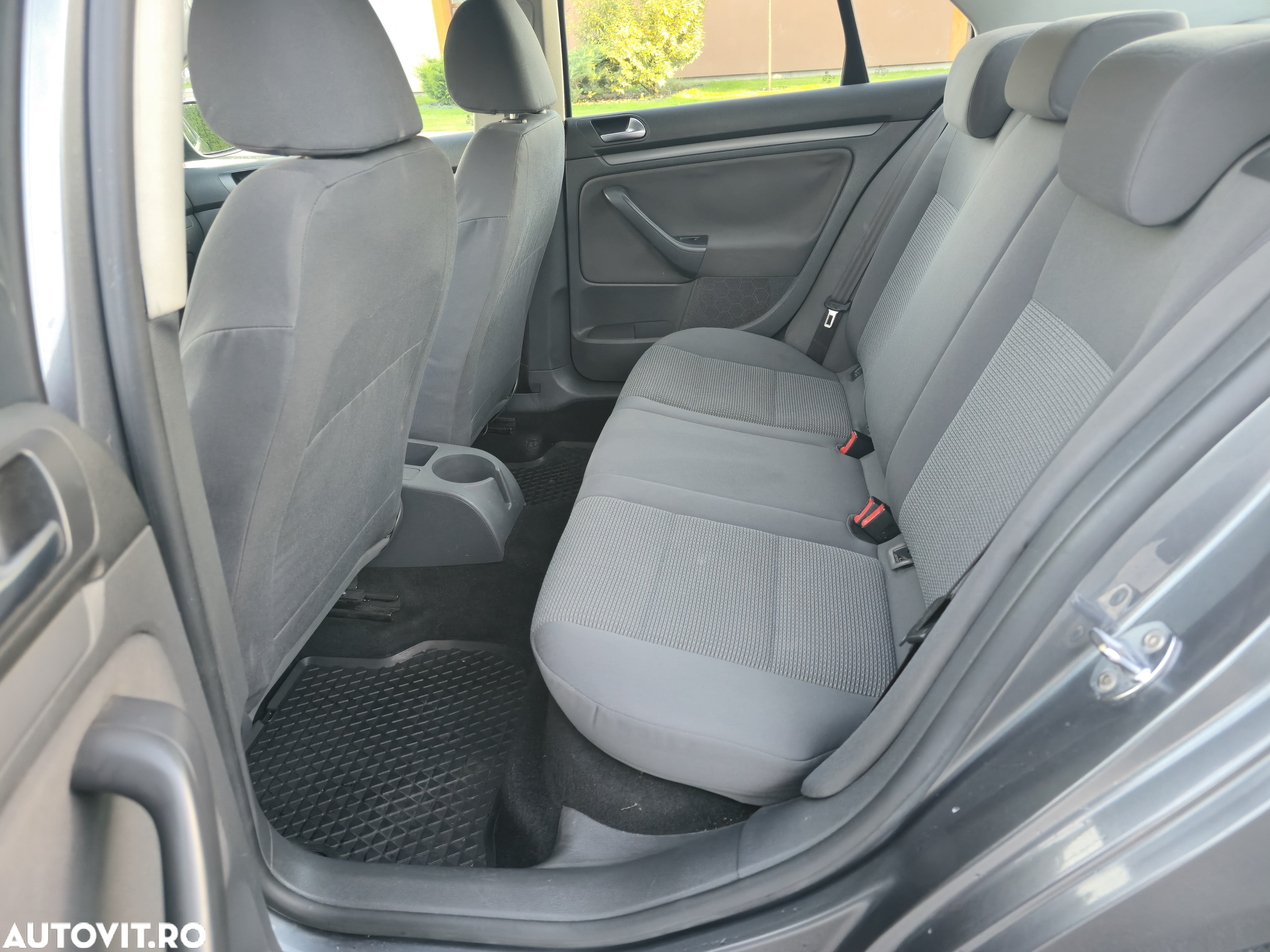 Volkswagen Jetta 1.9 TDI Comfortline - 9