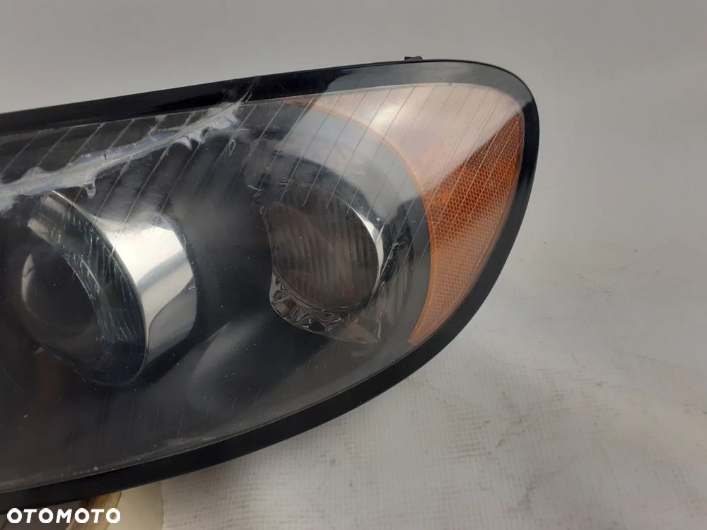 Volvo C70 06-10r Lampa prawa xenon - 3