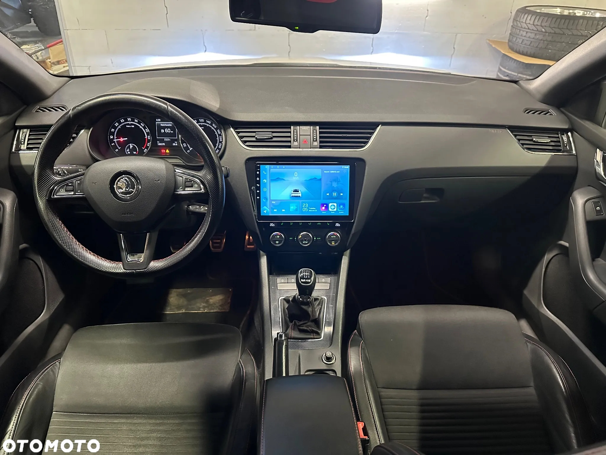 Skoda Octavia Combi 2.0 TDI RS - 23