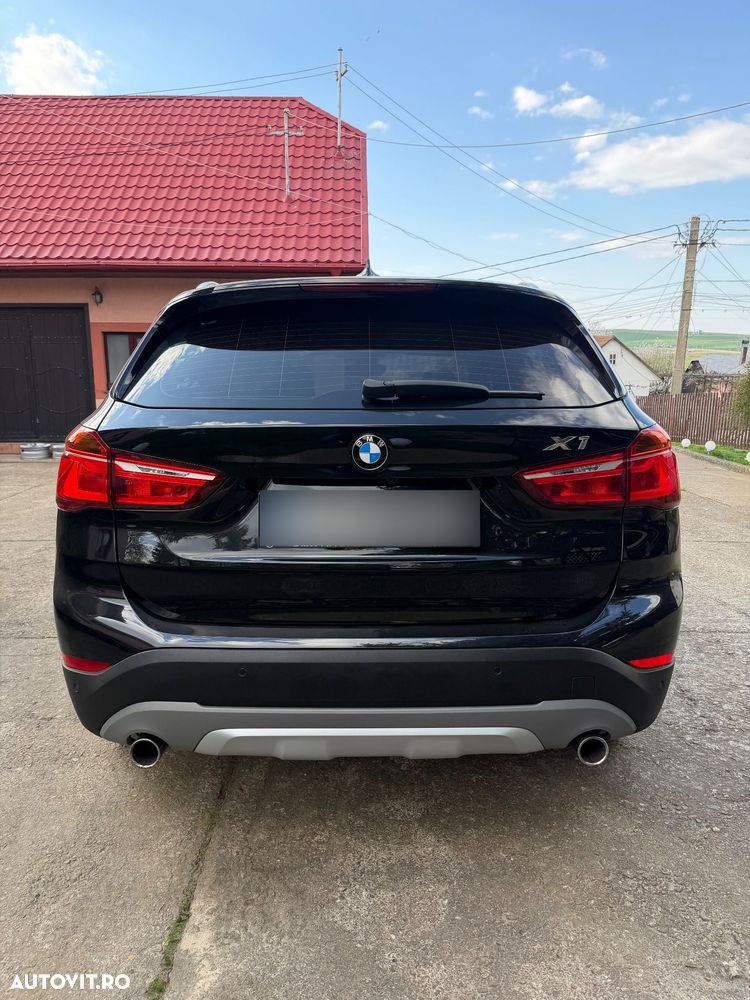 BMW X1 xDrive20i Aut. Sport Line - 2