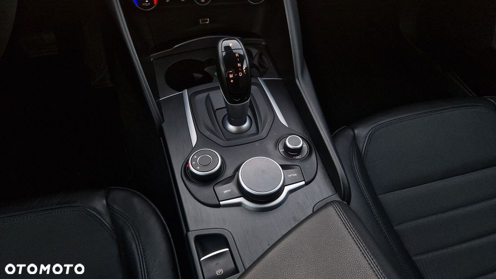 Alfa Romeo Giulia 2.2 D Turbo Super - 30