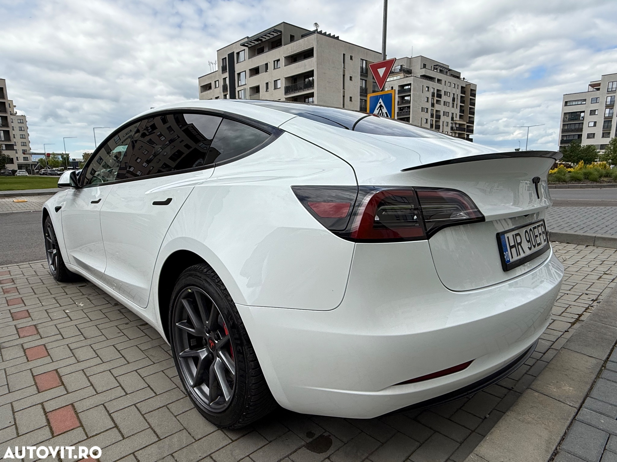 Tesla Model 3 Langstreckenbatterie Allradantrieb Dual Motor - 4