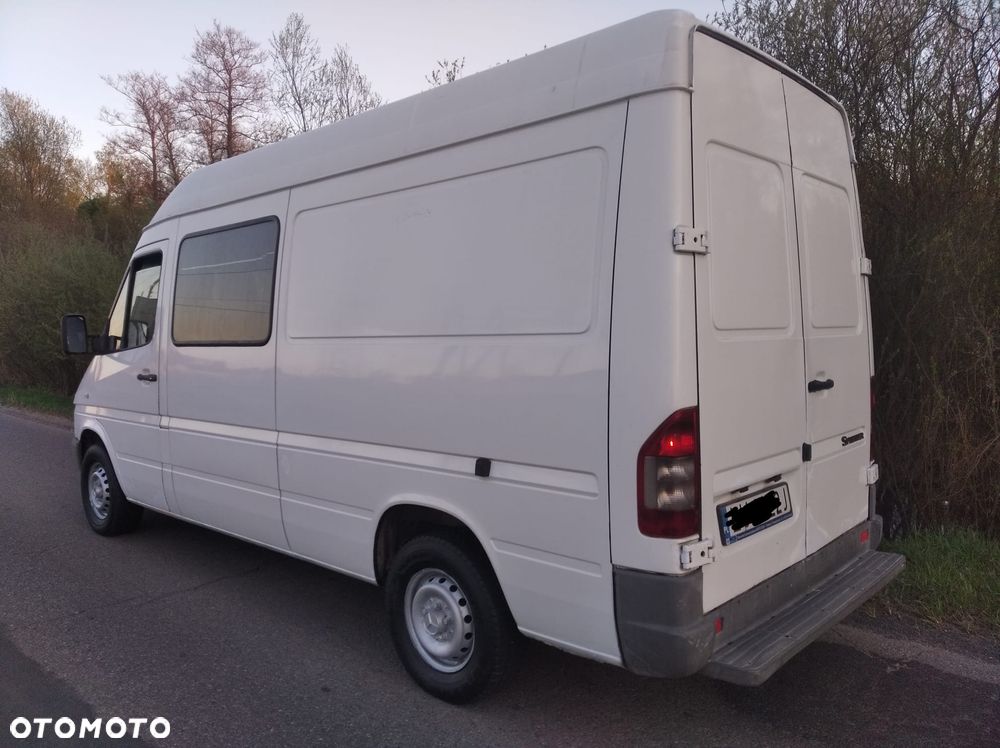 Mercedes-Benz Sprinter - 2