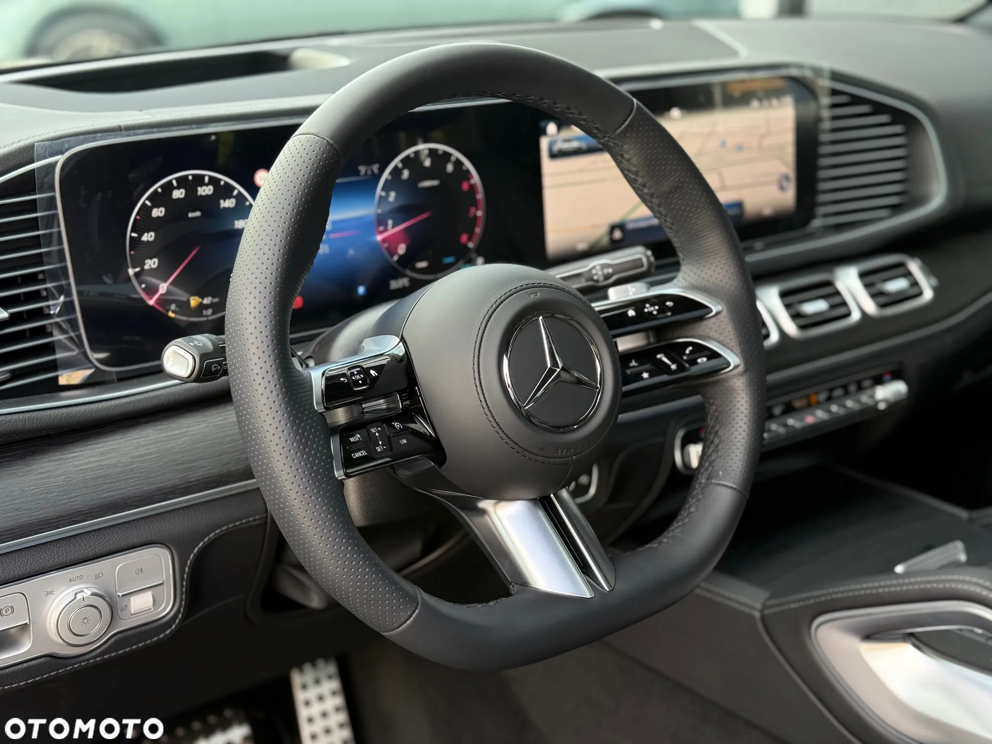 Mercedes-Benz GLE - 12