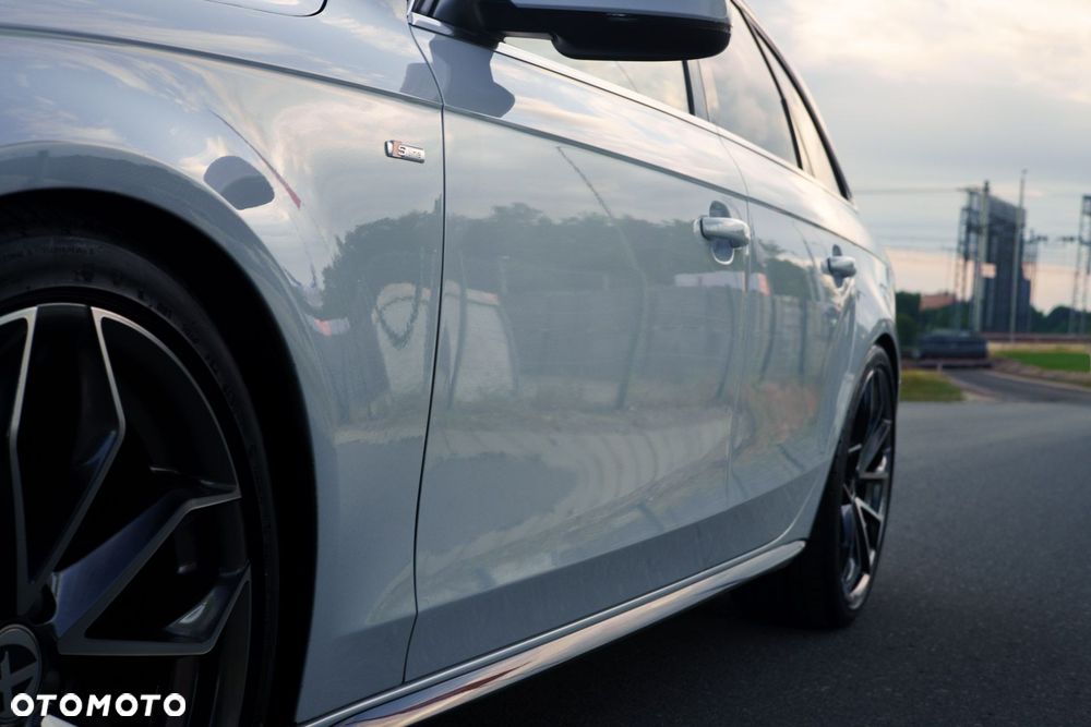 Audi A4 Avant 2.0 TDI Quattro Sport S tronic - 16