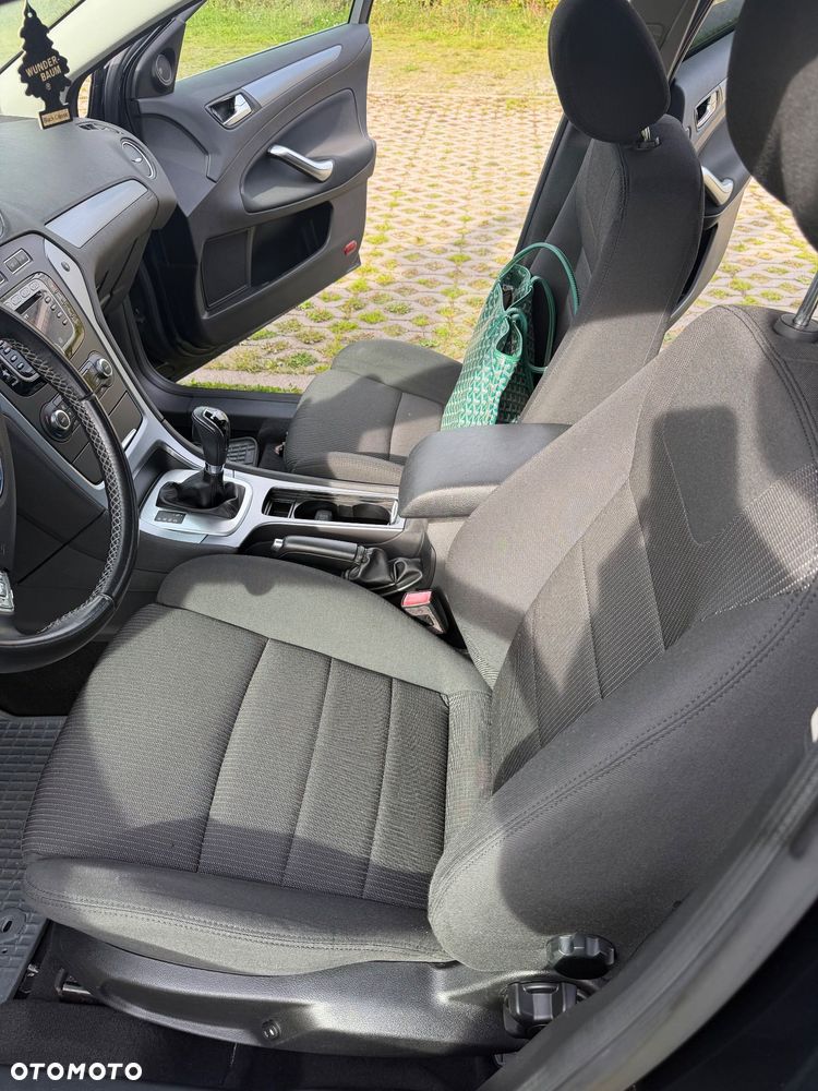 Ford Mondeo - 12