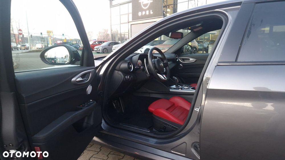 Alfa Romeo Giulia 2.0 Turbo Veloce Q4 - 11