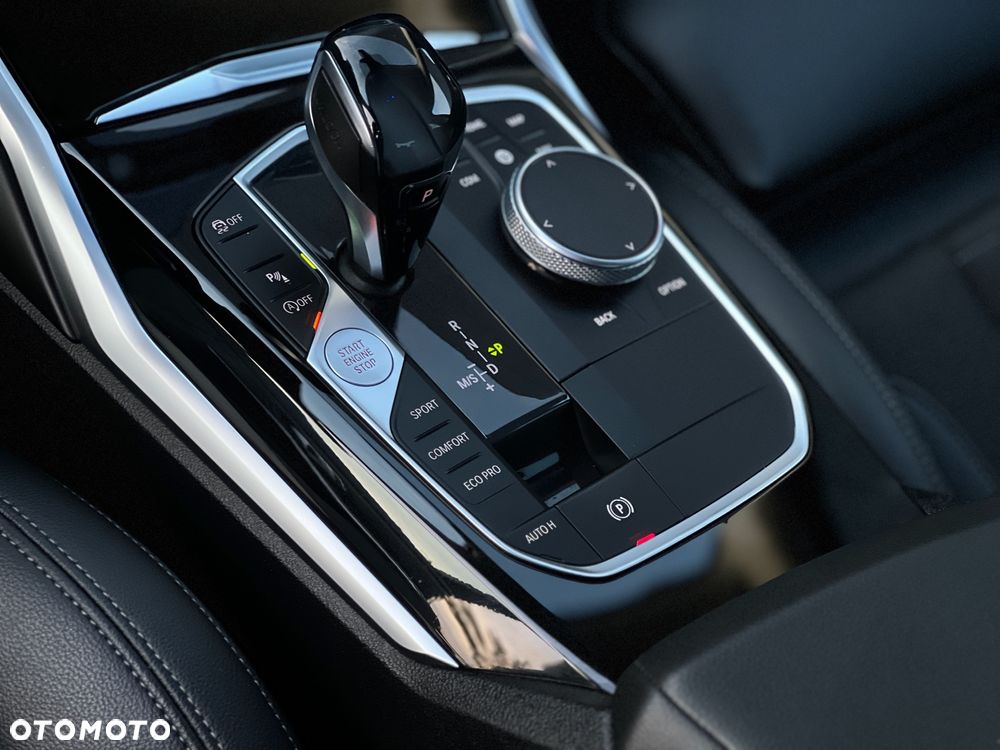 BMW Seria 3 320d Sport Line Shadow sport - 31