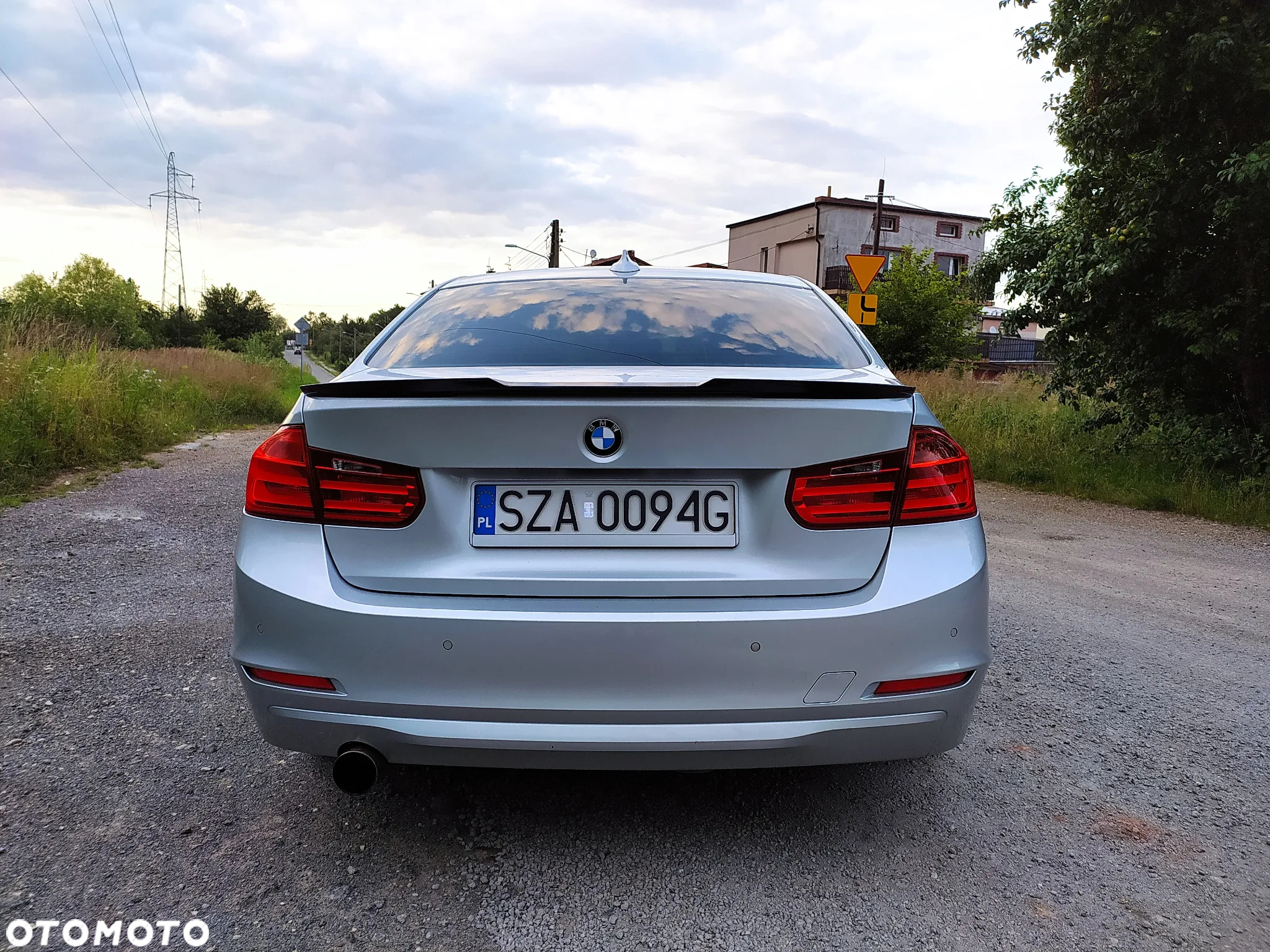 BMW Seria 3 320i - 5