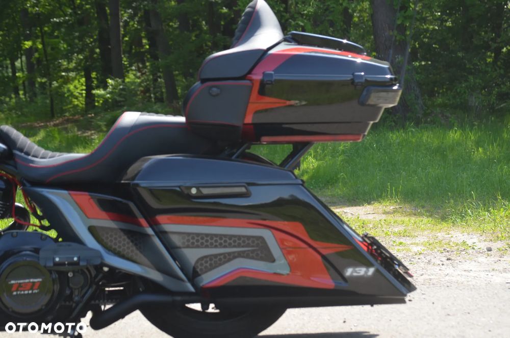 Harley-Davidson Touring Street Glide - 11