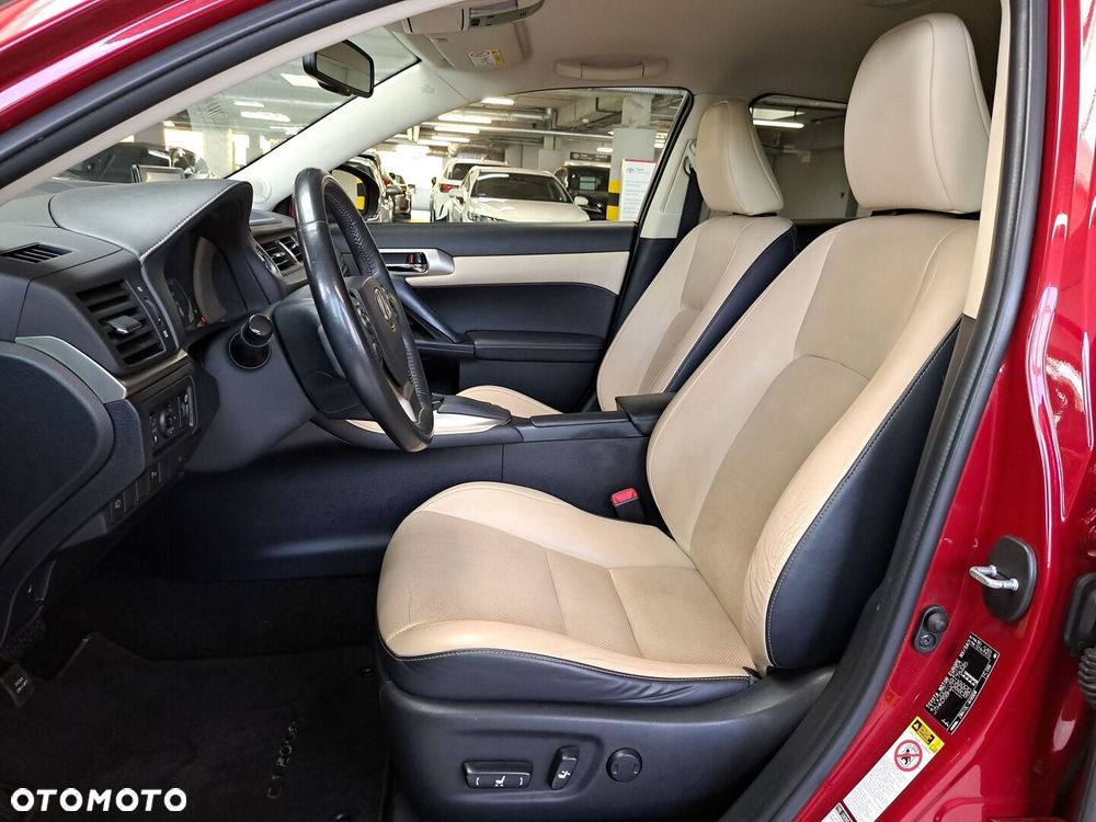 Lexus CT 200h Prestige - 11
