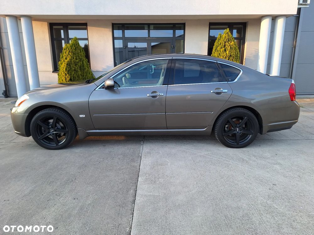 Infiniti M - 7