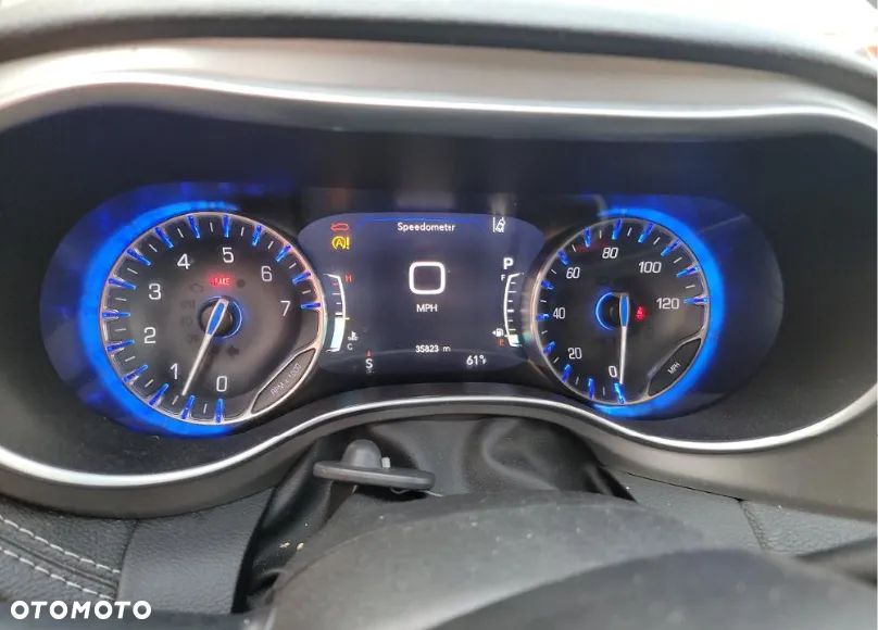 Chrysler Pacifica - 9