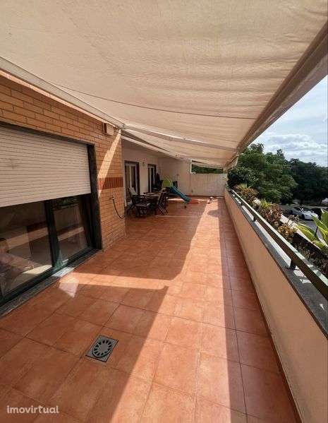 T2 Com Terraco Em Alges virado a Sul - Grande imagem: 4/12