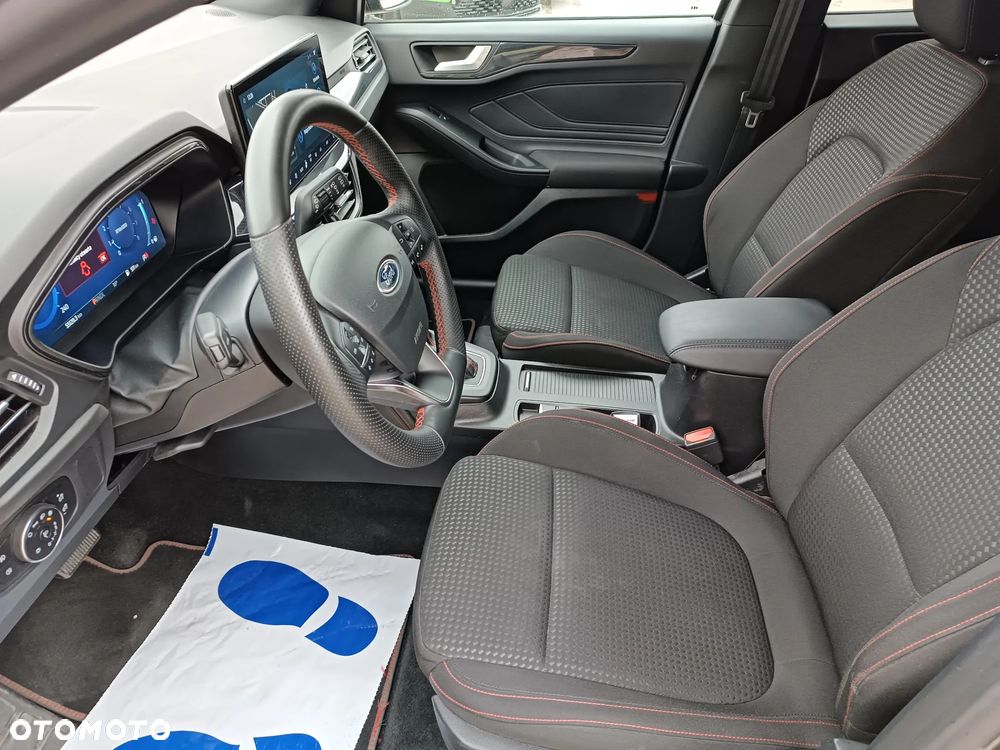 Ford Focus 1.0 EcoBoost mHEV ST-Line X - 12