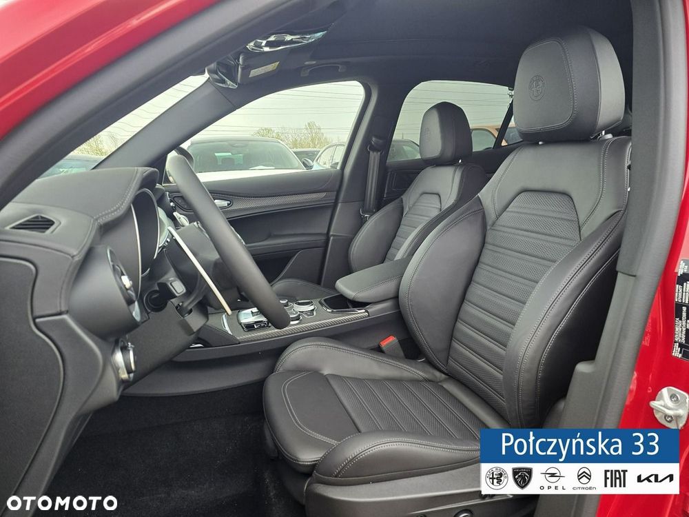 Alfa Romeo Stelvio - 16