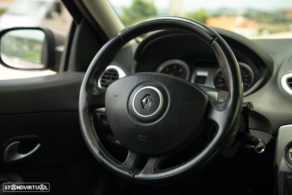 Renault Clio 1.5 dCi Dynamique S - 10