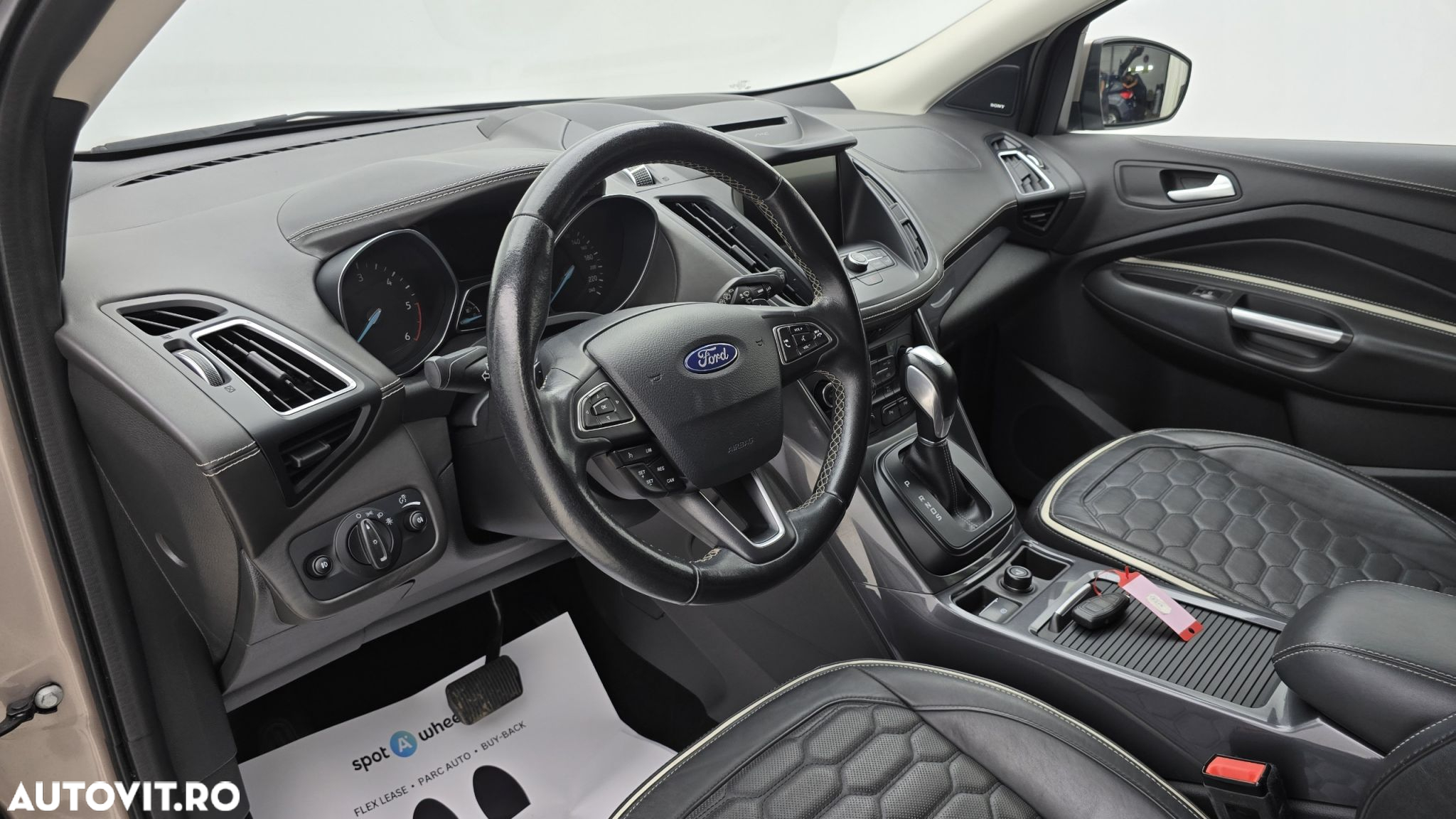 Ford Kuga - 13