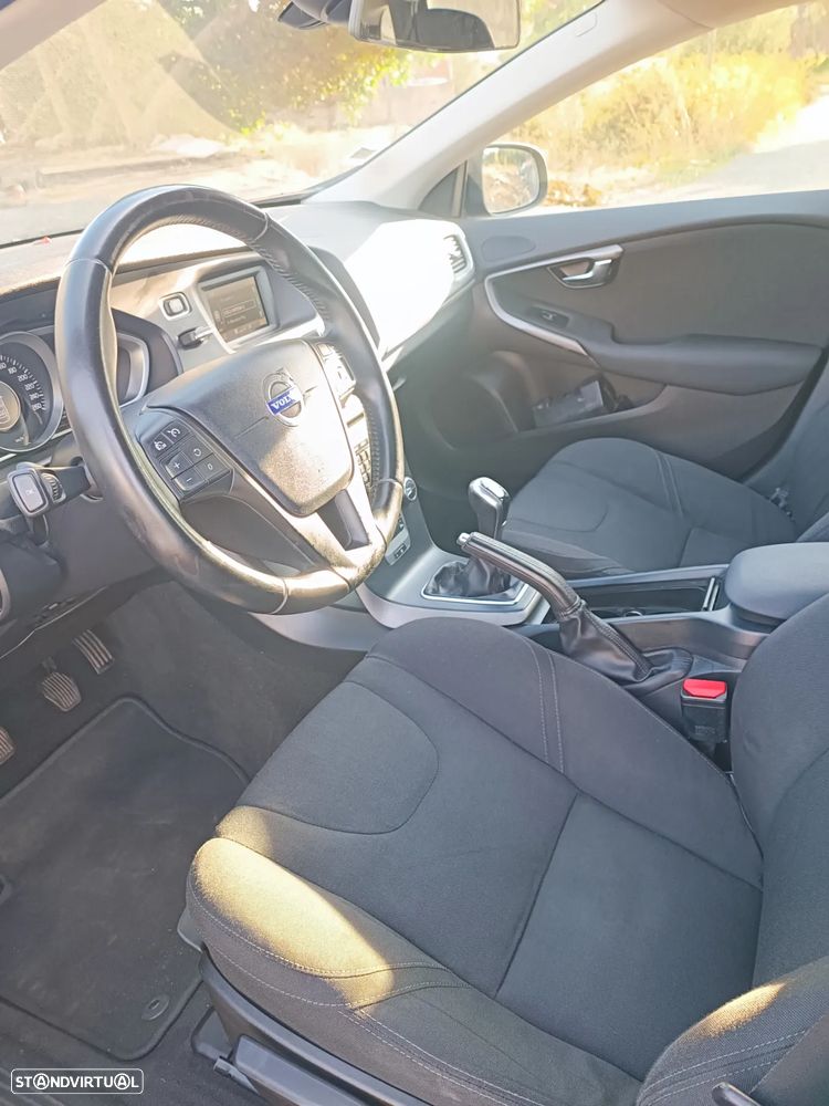 Volvo V40 1.6 D2 Momentum Eco - 10