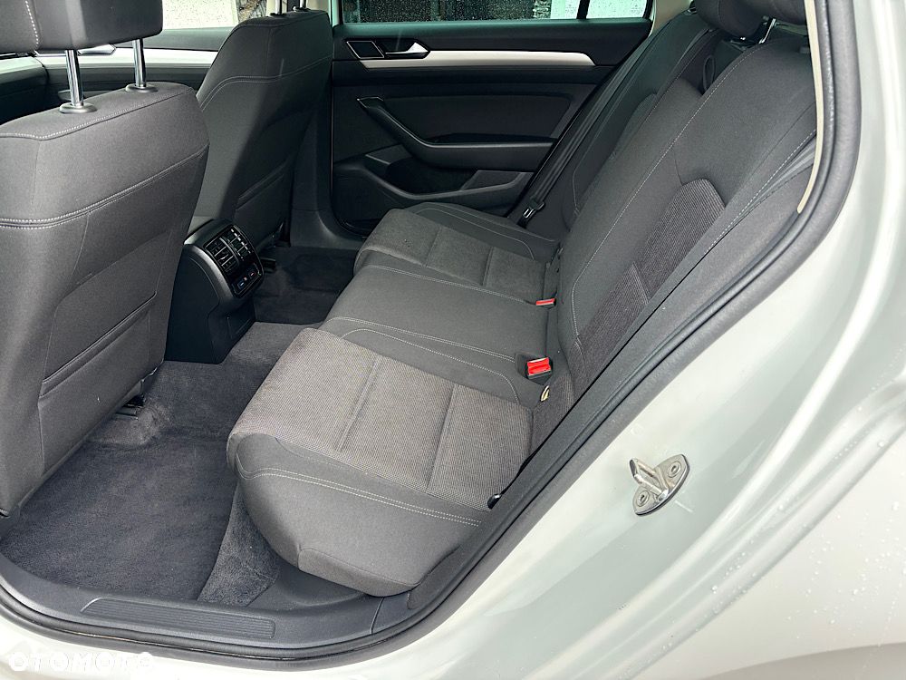 Volkswagen Passat 2.0 TDI BMT Highline - 34