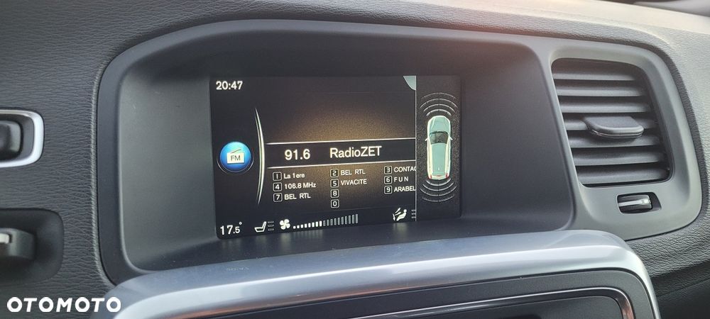 Volvo V60 Cross Country - 15