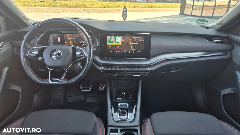 Skoda Octavia Combi 2.0 TDI DSG RS Plus - 22