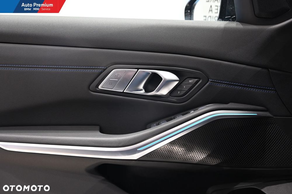 BMW Seria 3 320d xDrive - 12