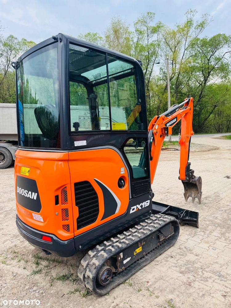Doosan DX19 - 3