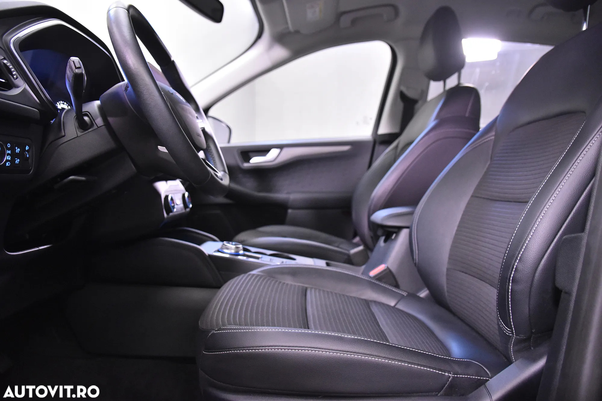 Ford Kuga - 22