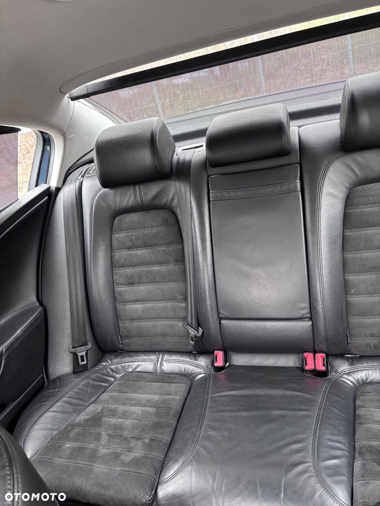 Volkswagen Passat 2.0 TDI DPF Highline - 29