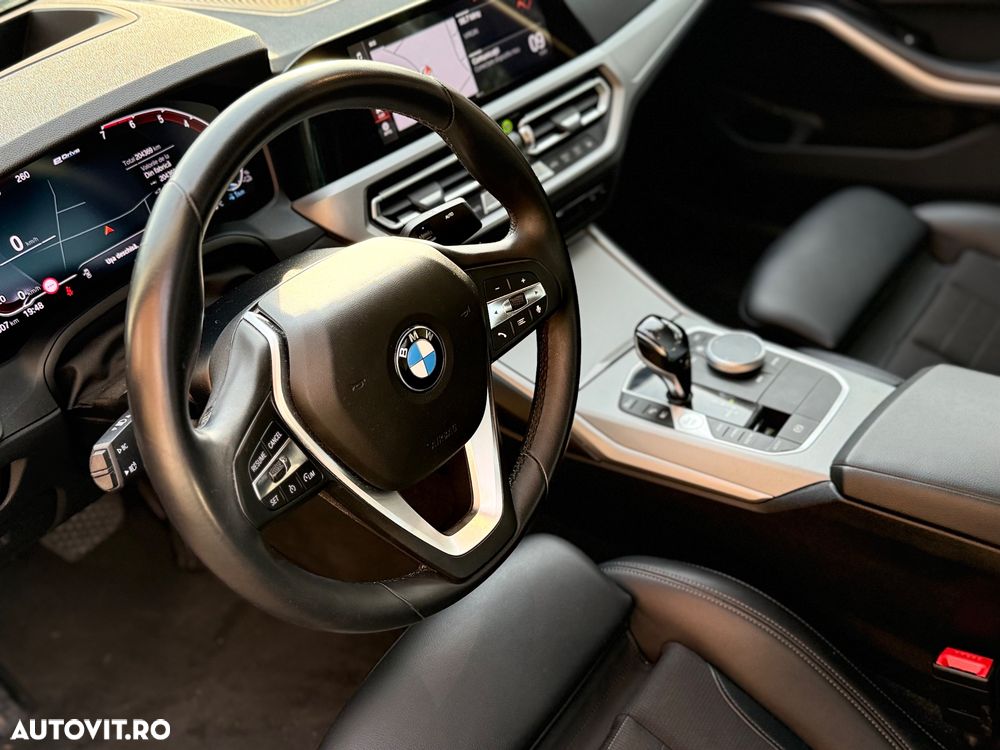 BMW Seria 3 330e Aut. Luxury Line - 7