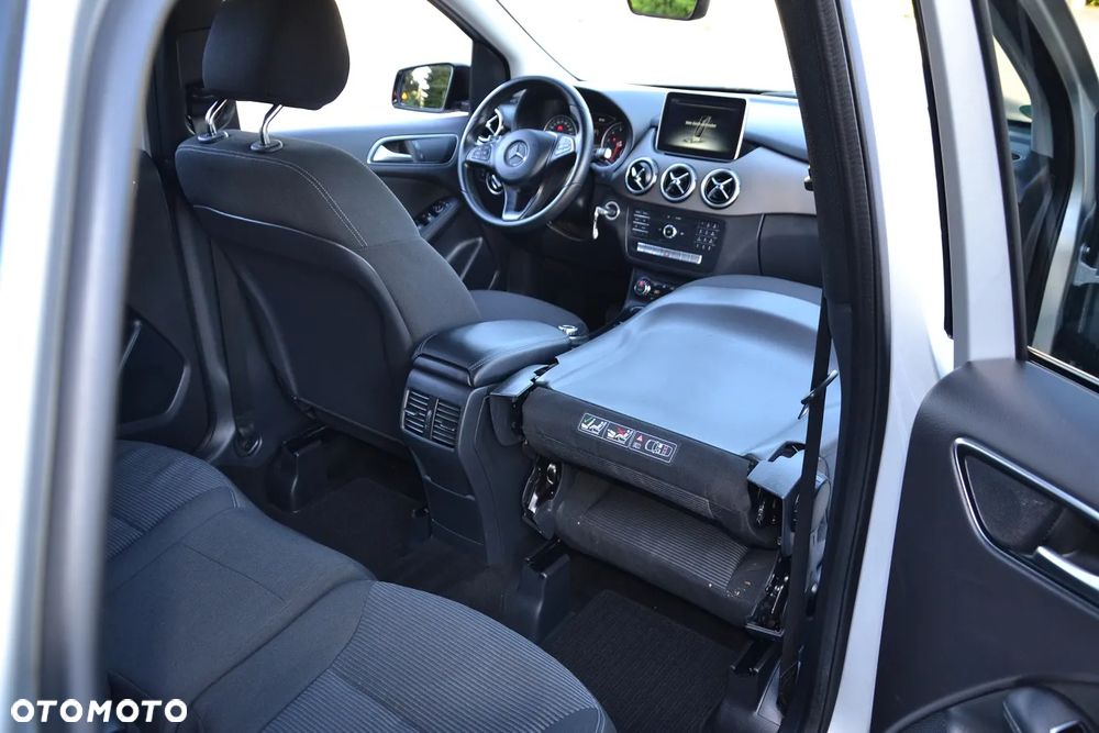 Mercedes-Benz Klasa B 200 7G-DCT UrbanStyle Edition - 28