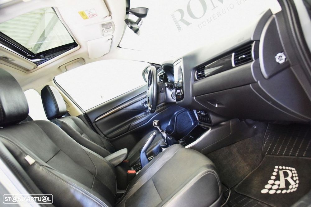 Mitsubishi Outlander 2.2 DI-D Intense - 30