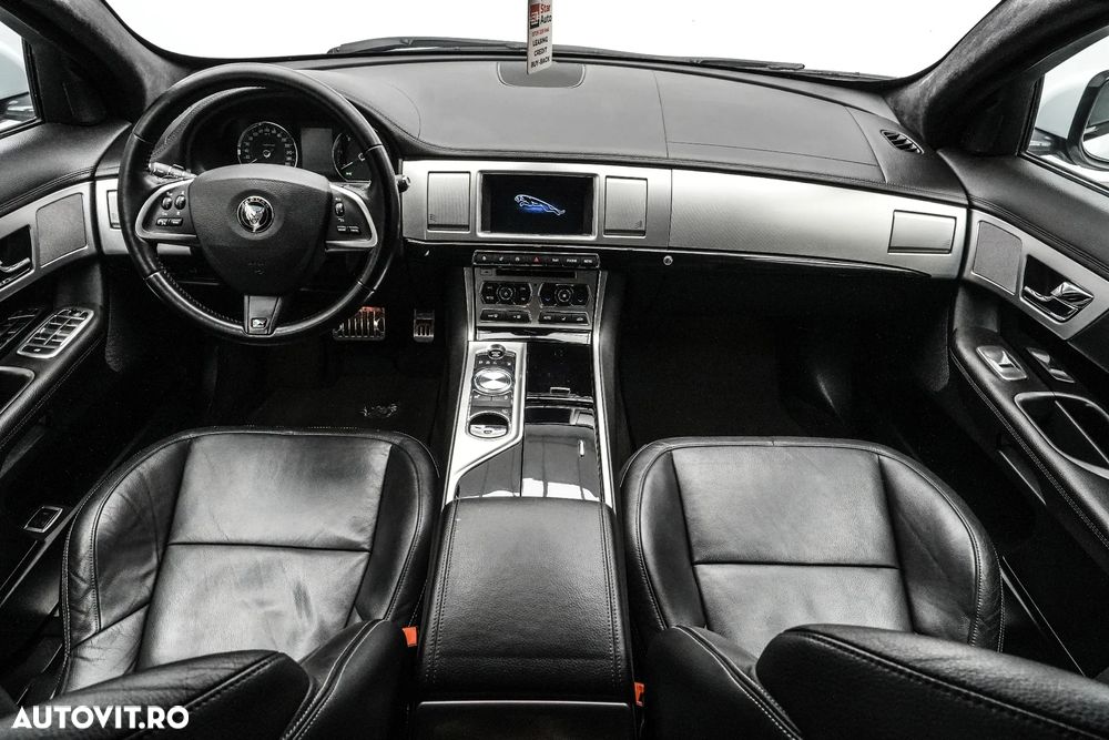 Jaguar XF 2.2D Premium Luxury - 7