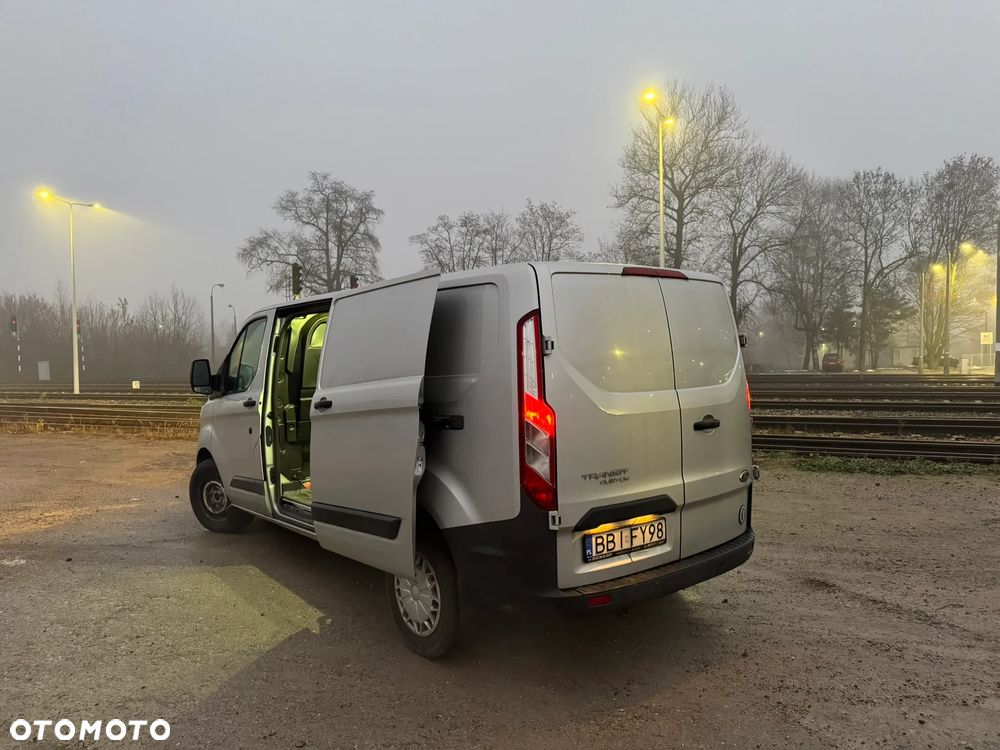 Ford TRANSIT CUSTOM - 11