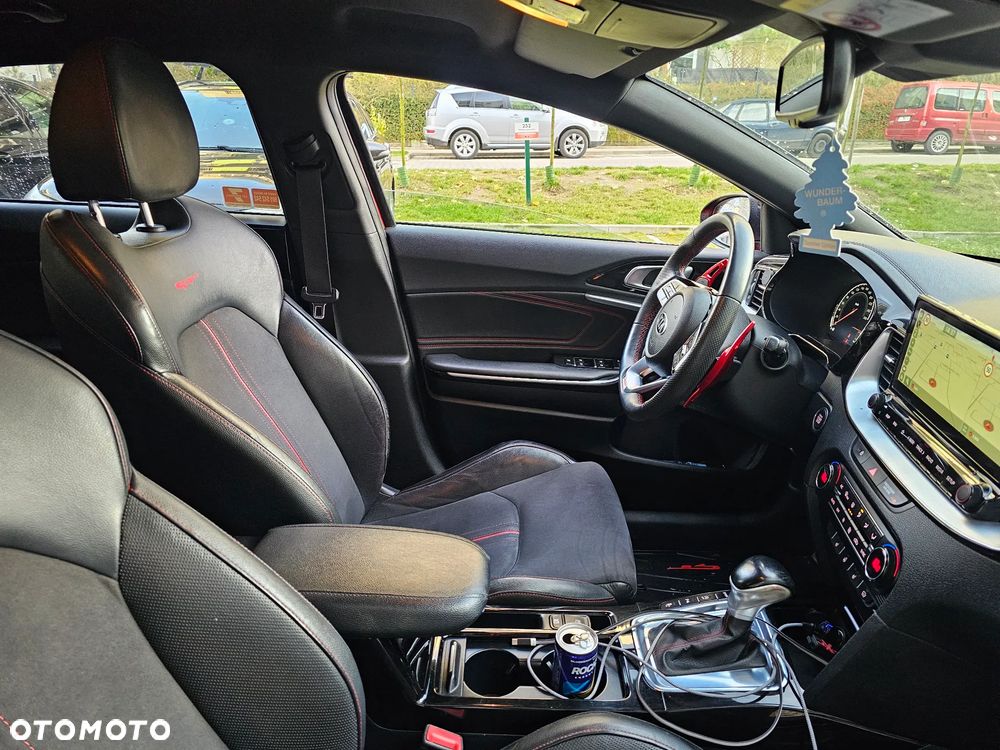 Kia ProCeed 1.6 T-GDI GT DCT - 16