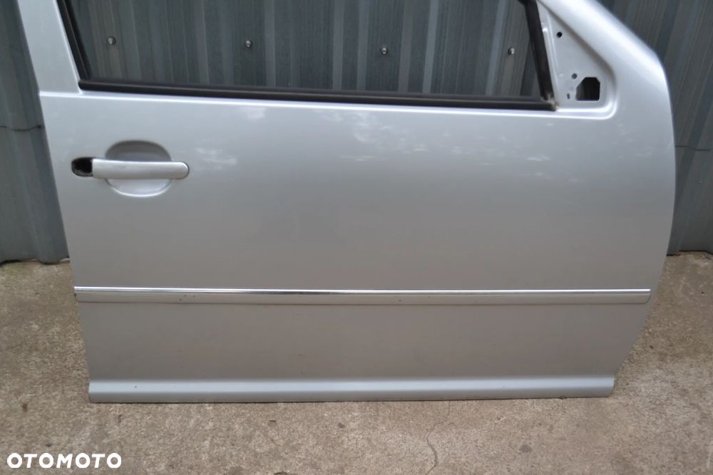 VW GOLF IV BORA DRZWI PRZÓD PRZEDNIE PRAWE LISTWA CHROM LA7W POMORSKIE - 2