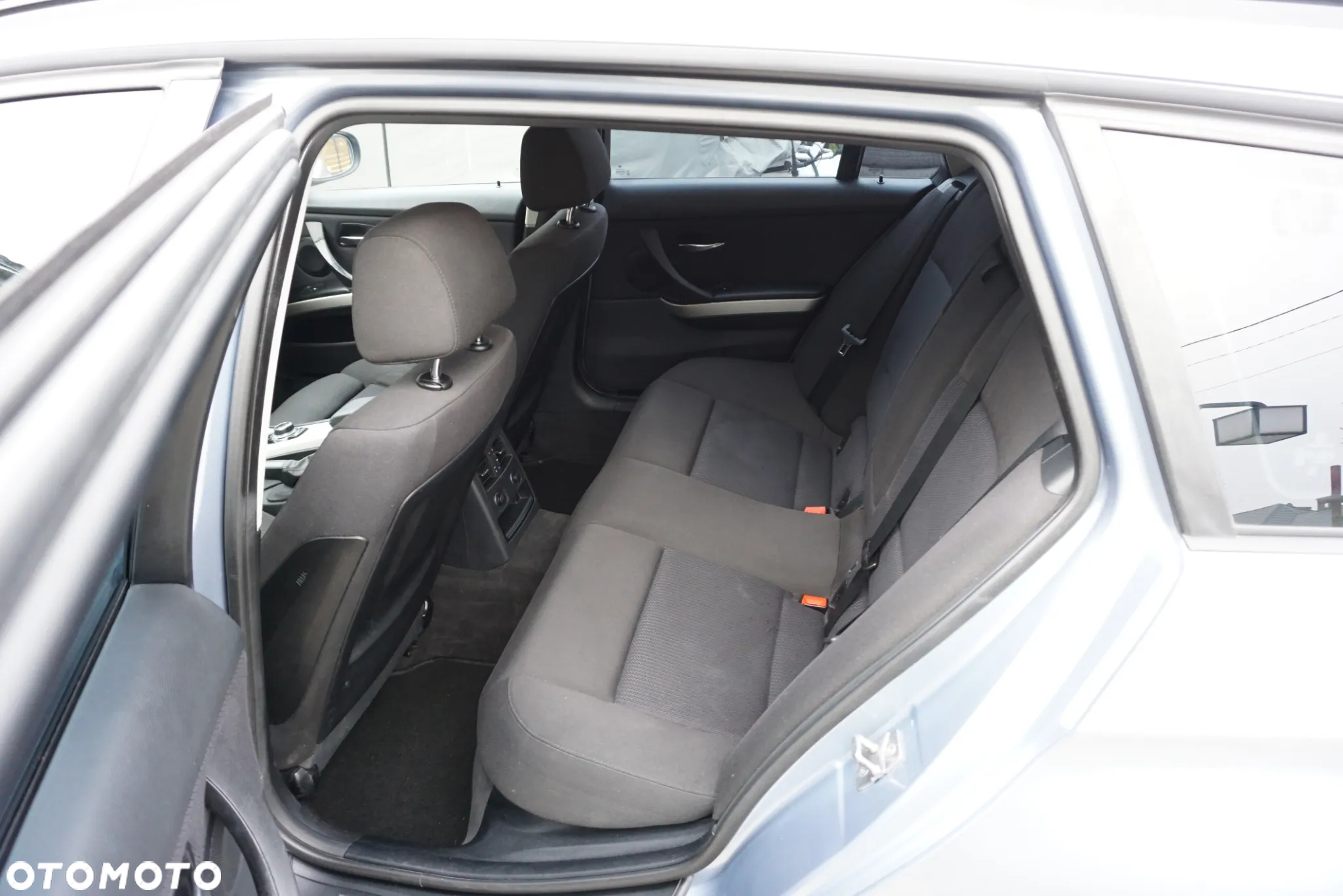 BMW Seria 3 318d DPF Touring - 16