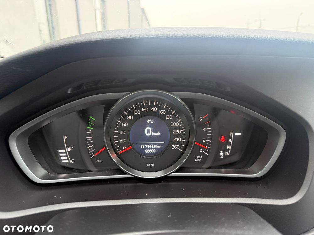 Volvo V40 D3 Drive-E Momentum - 14